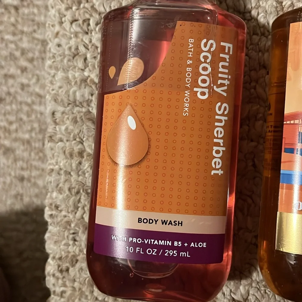 Bath and body body wash in fruity sherbet scoop and sparkling orange spr…